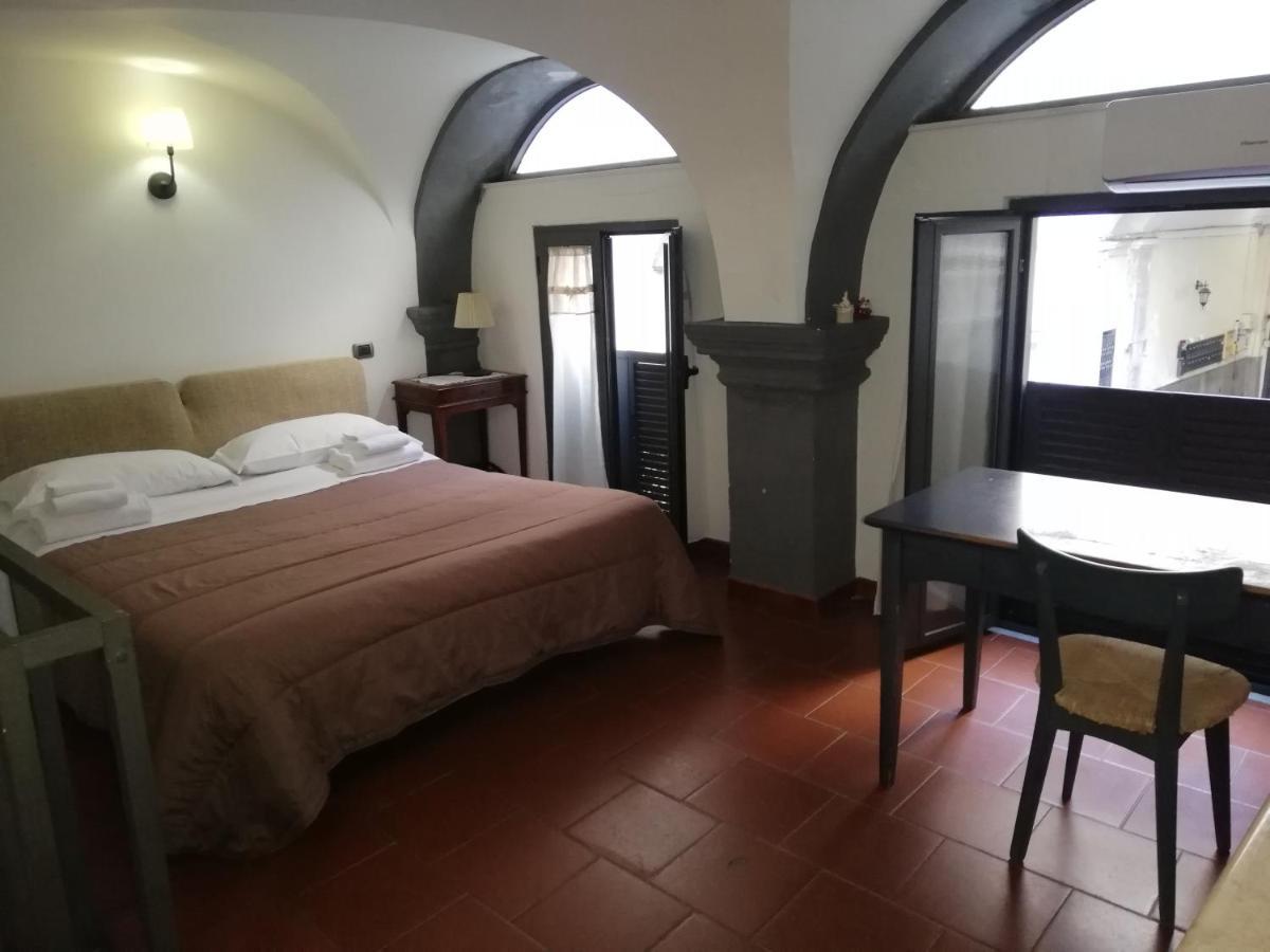 Napule Apartment Napoli Bagian luar foto